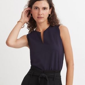 Ann Taylor Scalloped Keyhole Shell